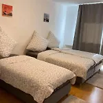 Beste Lage In Rostock: 2-Zimmerwohnung Mit Balkon Im 1.Og