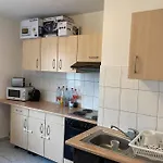 Beste Lage In Rostock: 2-Zimmerwohnung Mit Balkon Im 1.Og